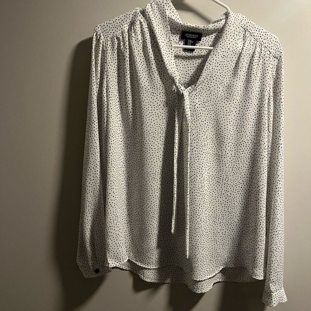 Jones New York White Blouse with Black Dot Tie-Neck